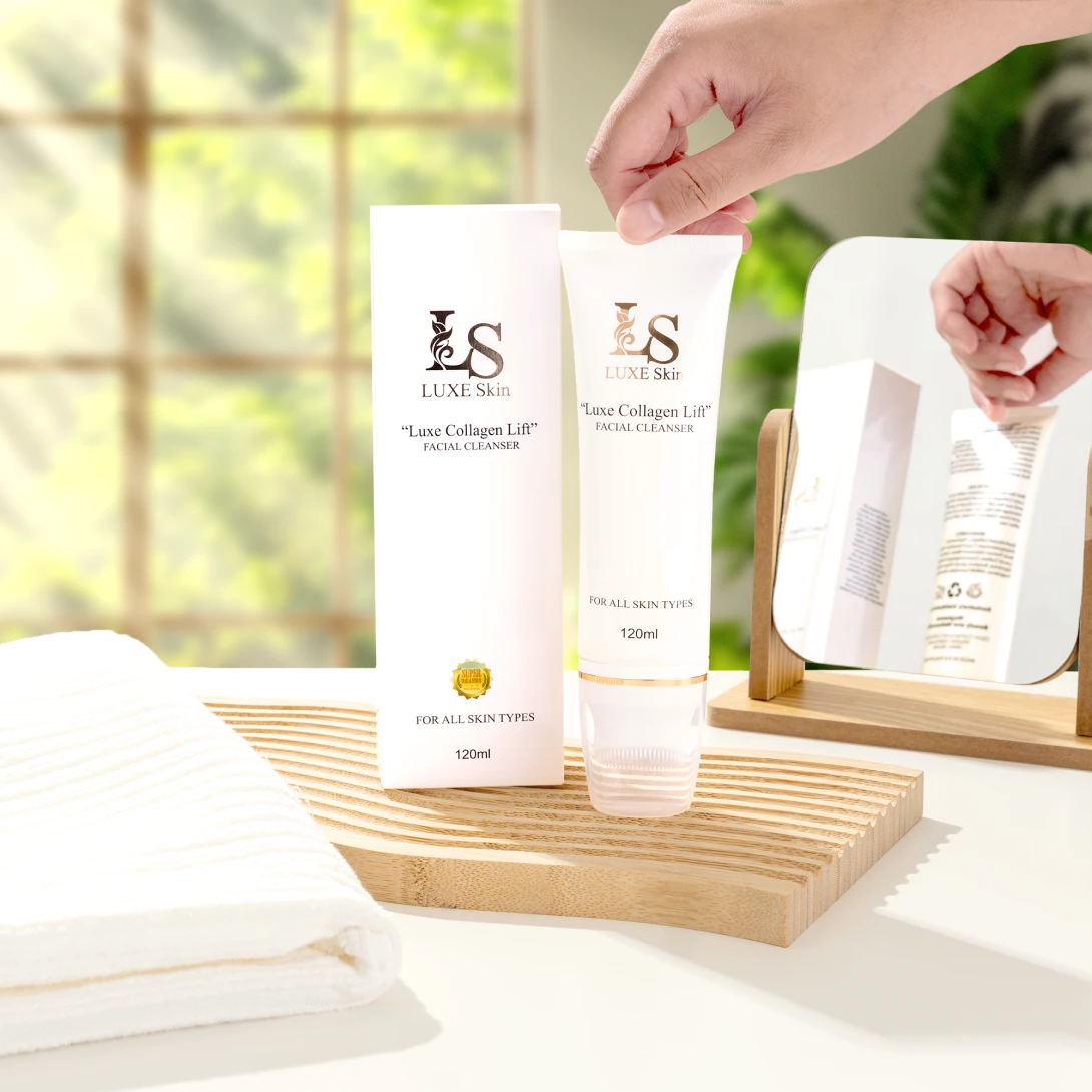 Luxe Collagen Lift Facial Cleanser - Image 2