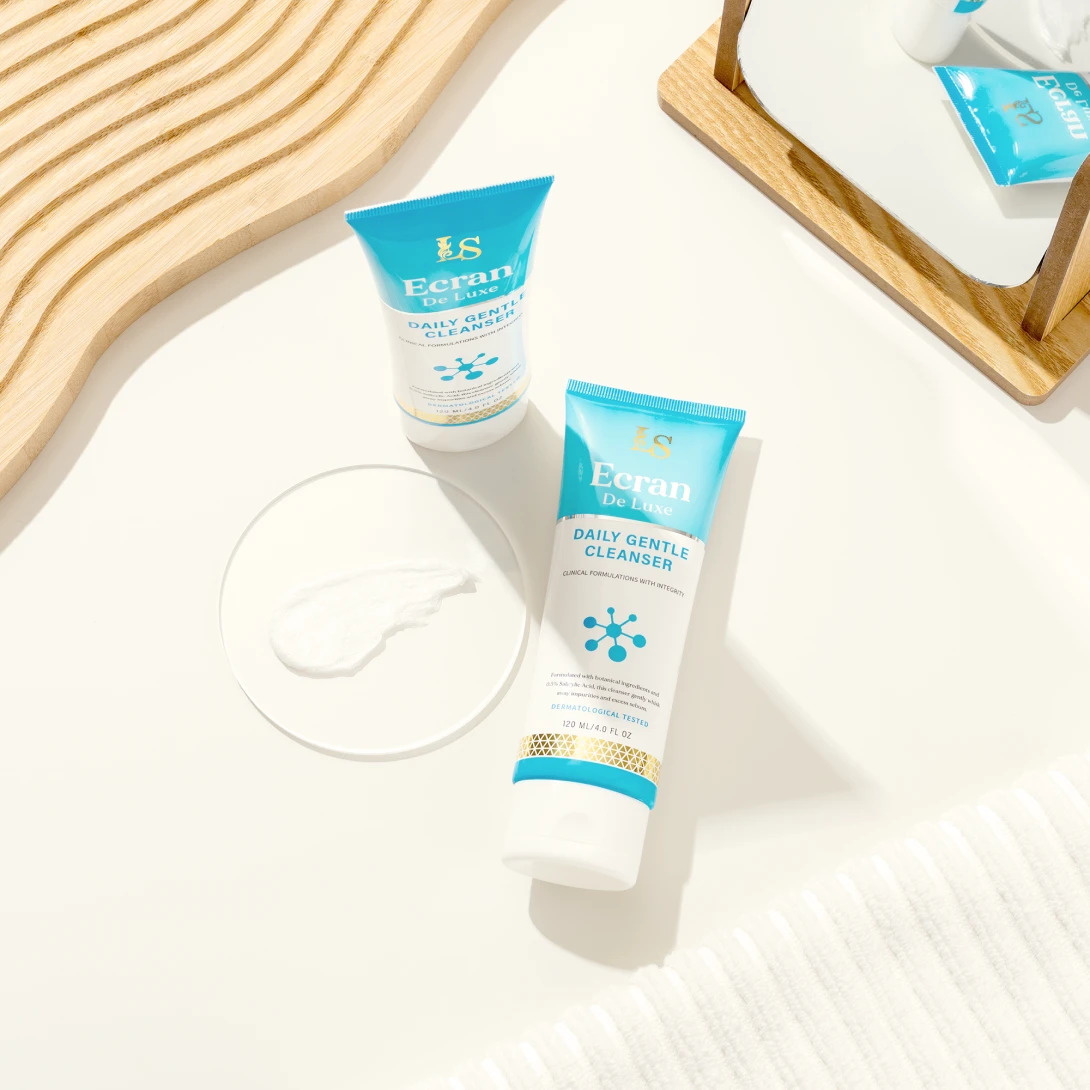 Ecran De Luxe Daily Gentle Cleanser - Image 3