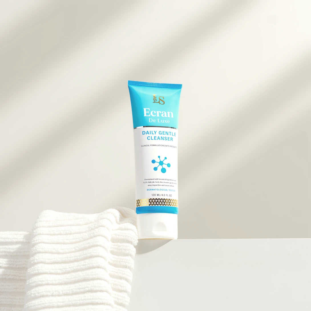 Ecran De Luxe Daily Gentle Cleanser - Image 4